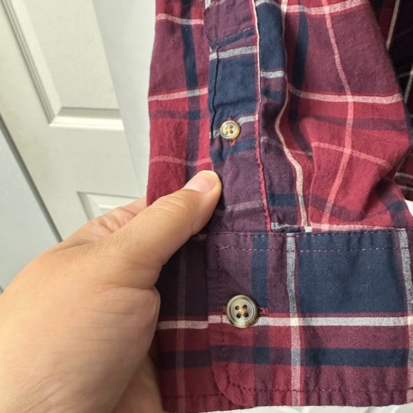 Old Navy Men’s Plaid Regular Fit Built-In Flex Everyday Shirt - Picture 3 of 6